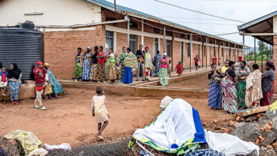 Flüchtlingslager, Ruanda, Afrika, Frauen, Kinder, Flüchtlinge, Geflüchtete, Baracke