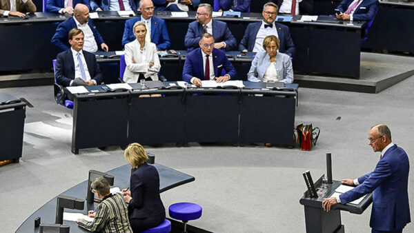Friedrich Merz, Bundestag, Alice Weidel, AfD, Fraktion, Rede, Debatte, Bundeskanzler