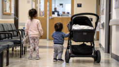 Kinder, Baby, Kinderwagen, Jugendamt, Kindeswohl, Behörde, Amt, Familie