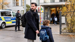 Vater, Kind, Bildung, Schule, Kita, Polizei, Familie, Rucksack, Angst